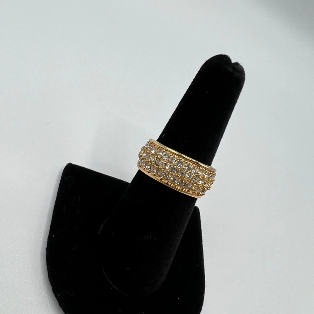 Gold & Rhinestone Ring - Picture 4 of 12